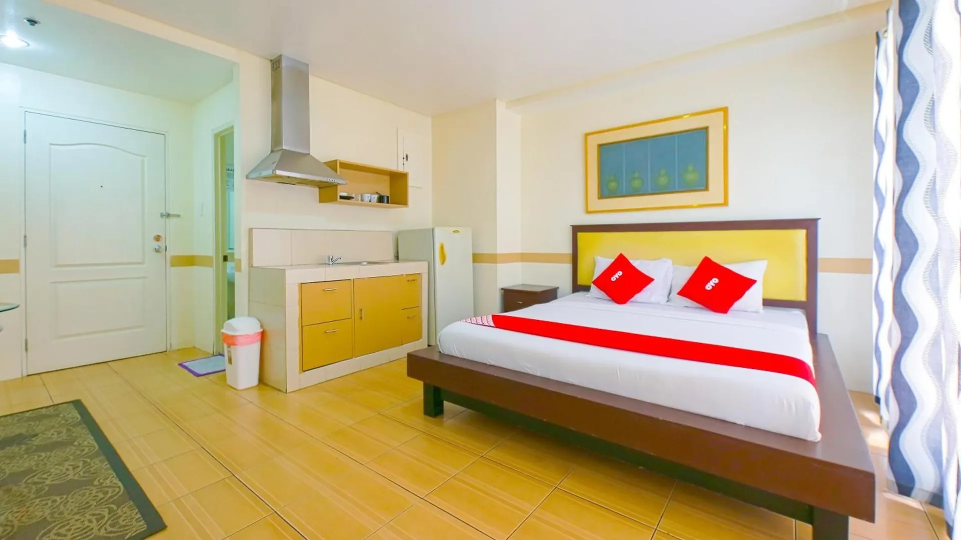 Oyo 769 Poblacion Suites Polaris Makati City 3*,  Philippines