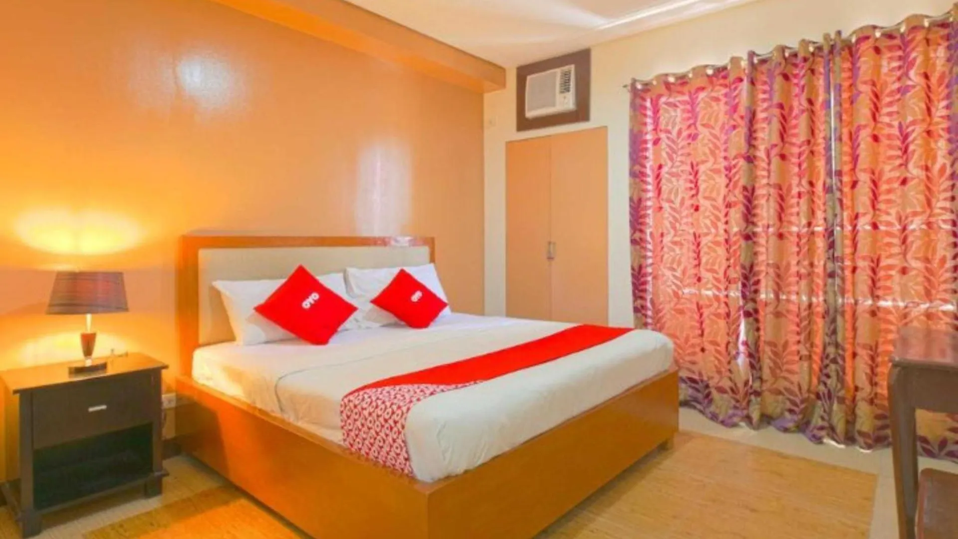 Oyo 769 Poblacion Suites Polaris Makati City 3*,  Philippines