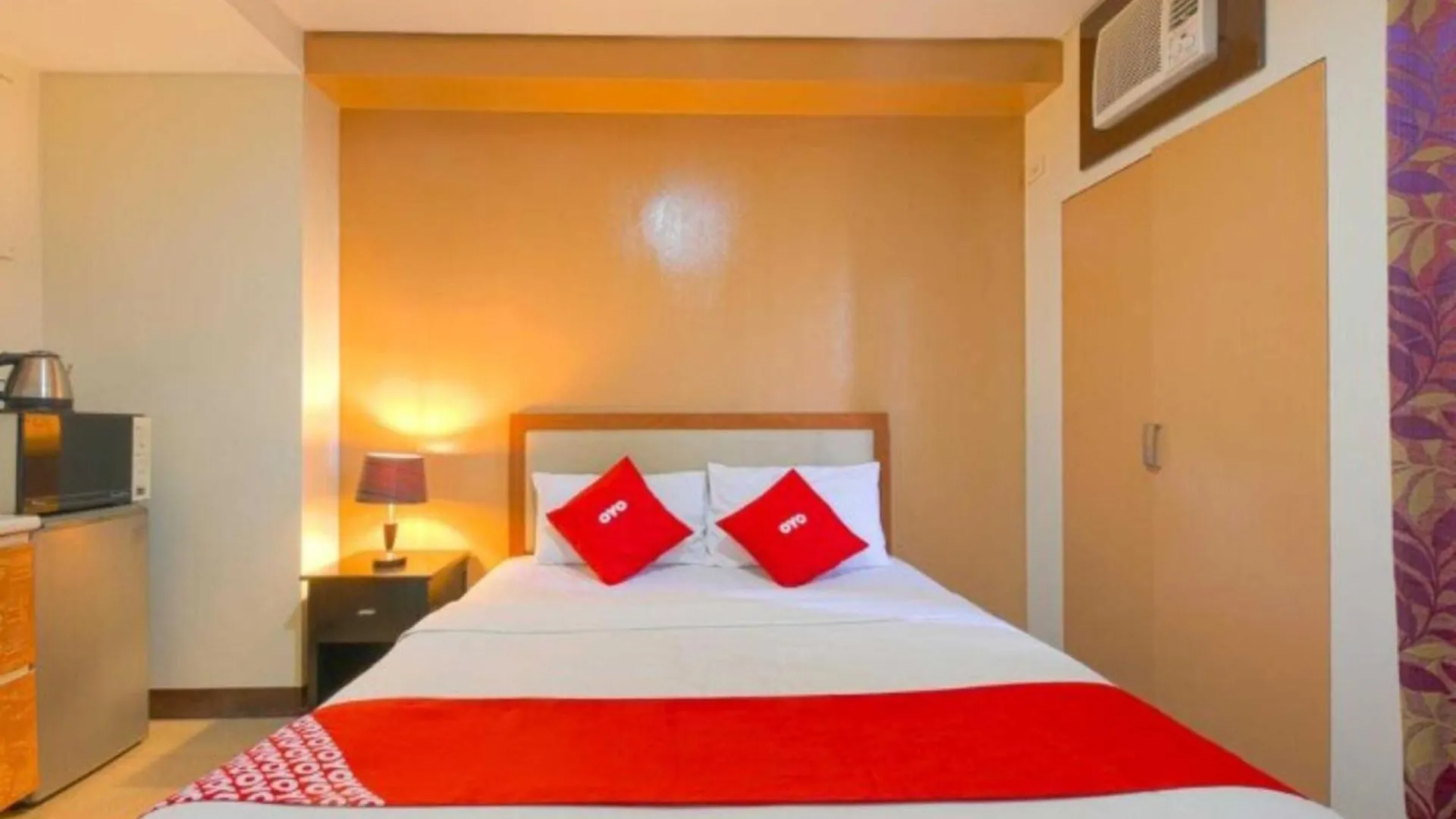 Oyo 769 Poblacion Suites Polaris Makati City Hotel